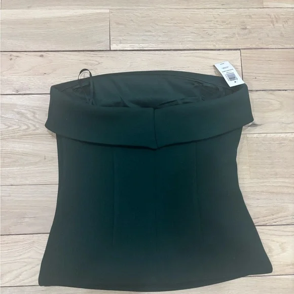 Aritzia Eyecatcher Top - NWT - Picture 3 of 3